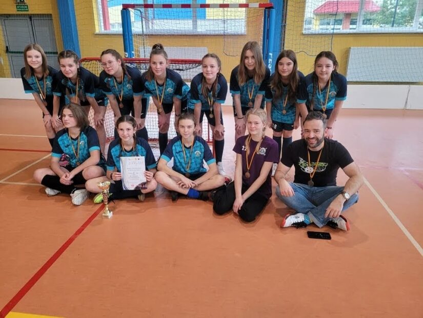 Mamy medal Wojewódzkich Igrzysk Młodzieży Szkolnej w unihokeju dziewcząt!